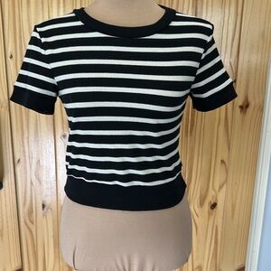 Atelier Boxy White Striped Short Sleeve‎ Sweater top. Size S